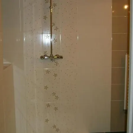 Accessible Pmr Avec Jardin Clos, Terrasses Et Proche Velo Rail A - Fr-1-426-465