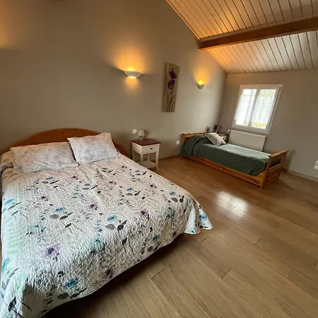 Accessible Pmr Avec Jardin Clos, Terrasses Et Proche Velo Rail A - Fr-1-426-465