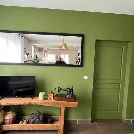 Accessible Pmr Avec Jardin Clos, Terrasses Et Proche Velo Rail A - Fr-1-426-465